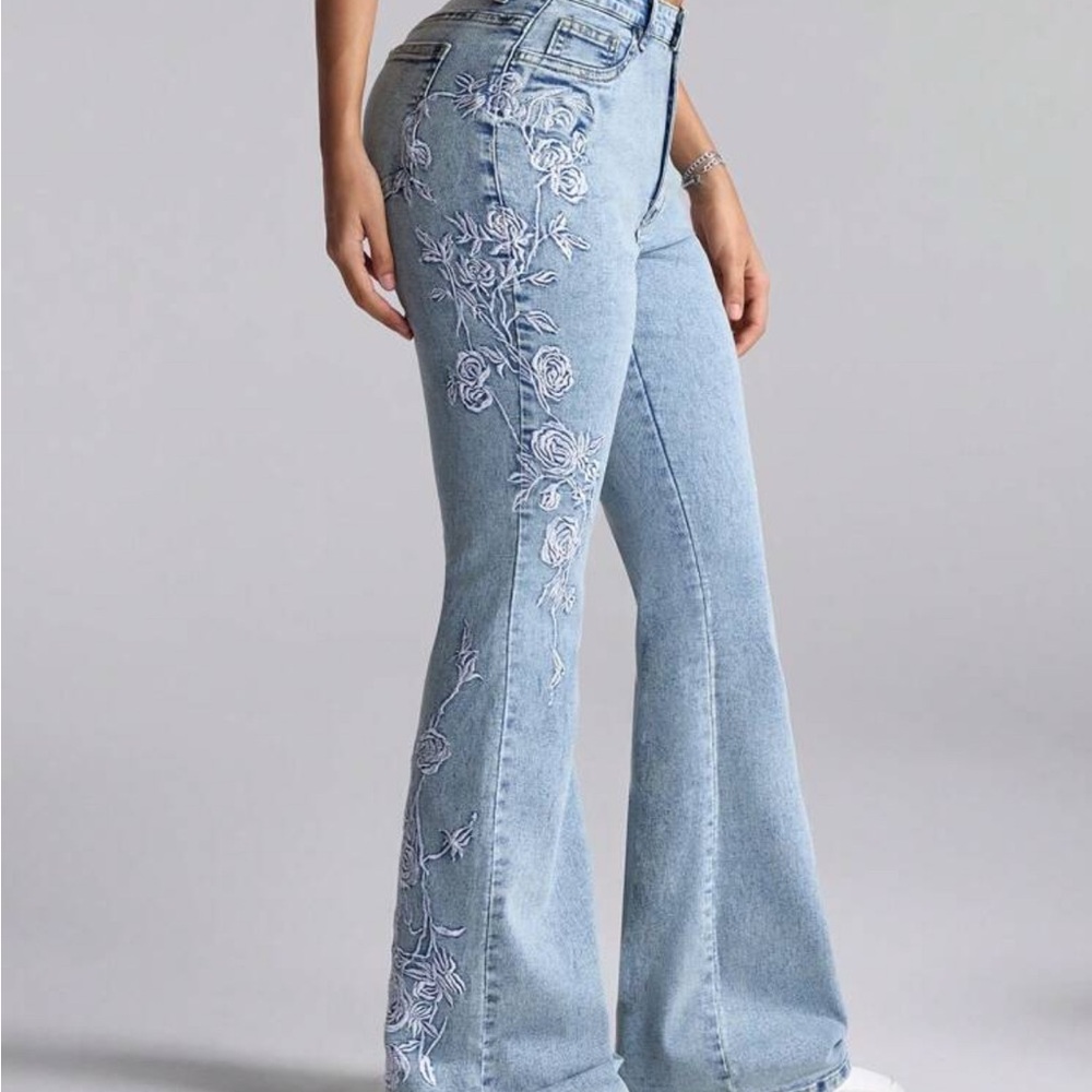SHEIN Light Blue Floral Embroidered Flare Jeans